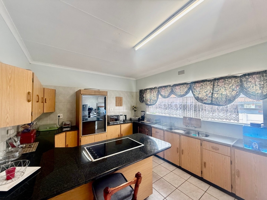 To Let 4 Bedroom Property for Rent in Schoemansville North West